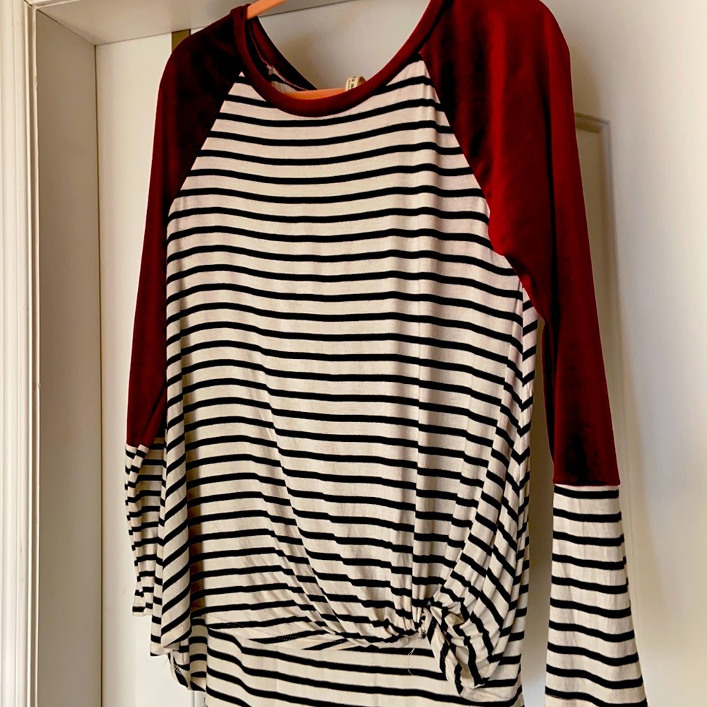 Beautiful black & white striped top in size M